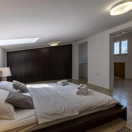 Gigi By Guide * Porec