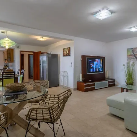 Gigi By Guide Poreč